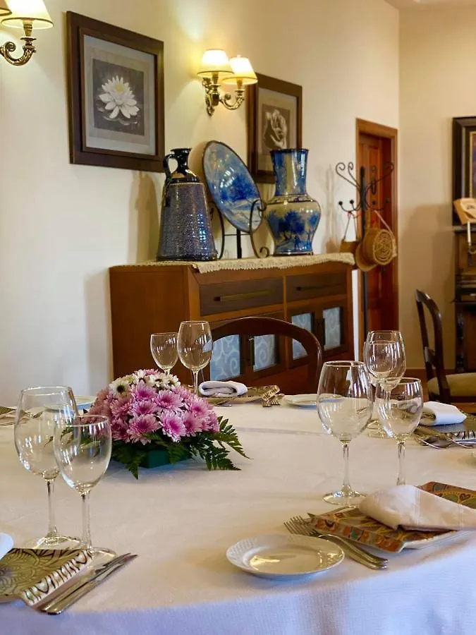 Hotel El Curro Burunchel 4*,