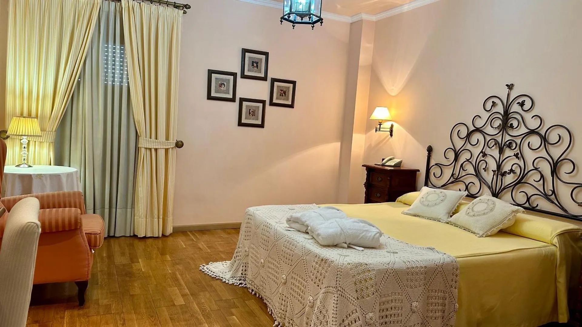 Hotel El Curro Burunchel